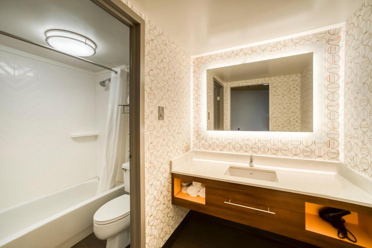 Holiday Inn Mobile Downtown Historic District By Ihg Экстерьер фото